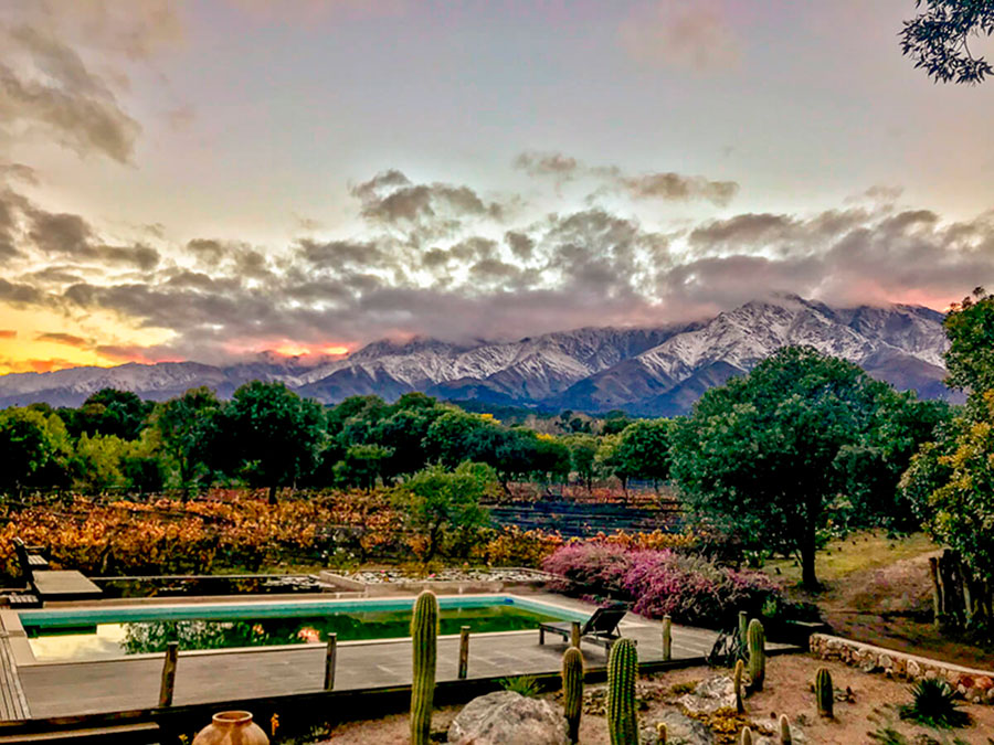 HOTEL Y BODEGA ARAOZ DE  LAMADRID